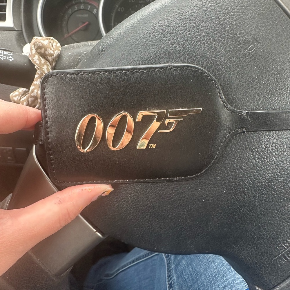 MMK x 007 Leather Luggage Tag